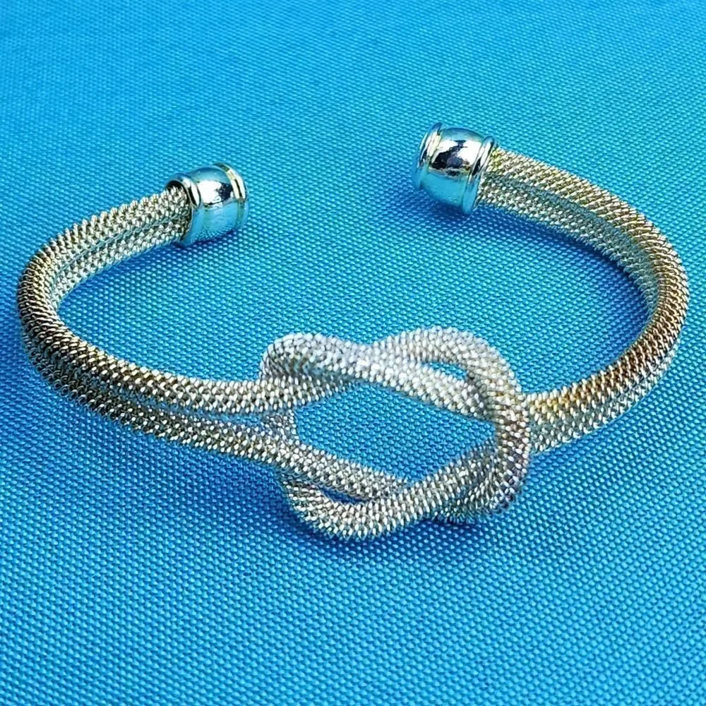 💜NIB Love Me Knot Cable Woven Bracelet